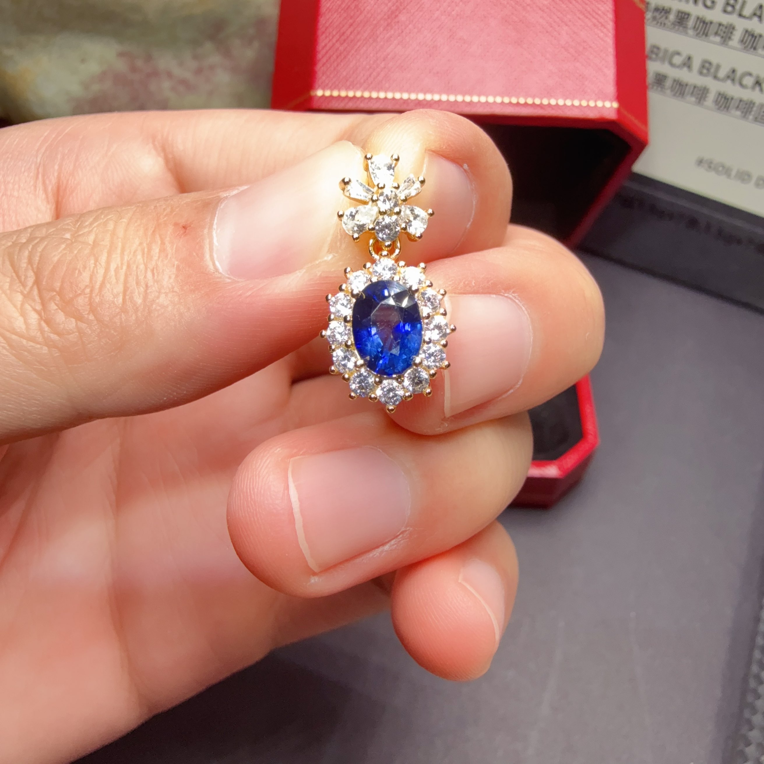 天然蓝宝石吊坠皇家蓝1.34ct