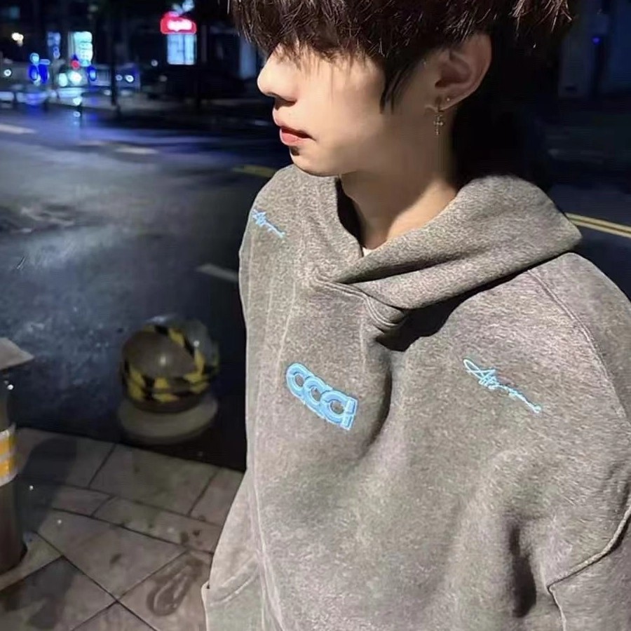 深灰色美式复古字母刺绣卫衣