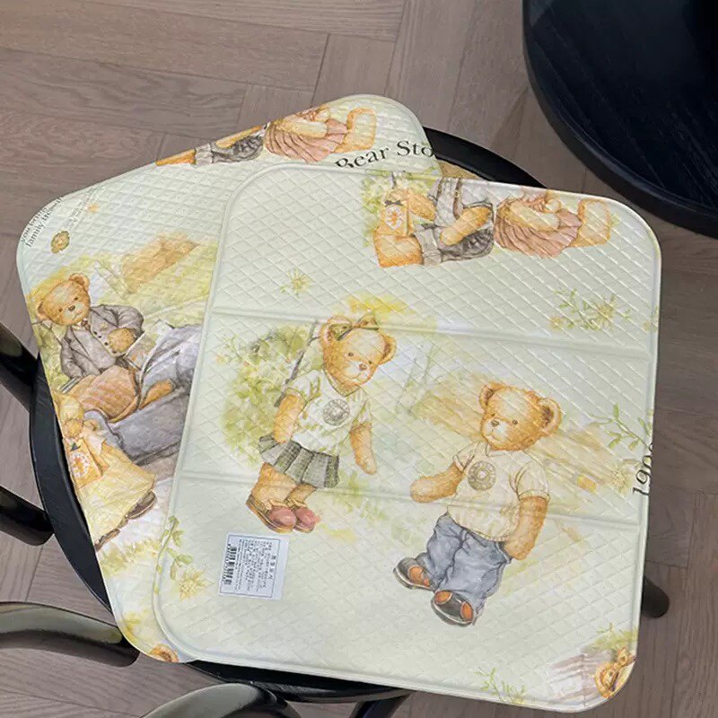 韩国小熊可折叠坐垫户外方便携带洗澡垫防水保暖宝宝垫学生椅垫