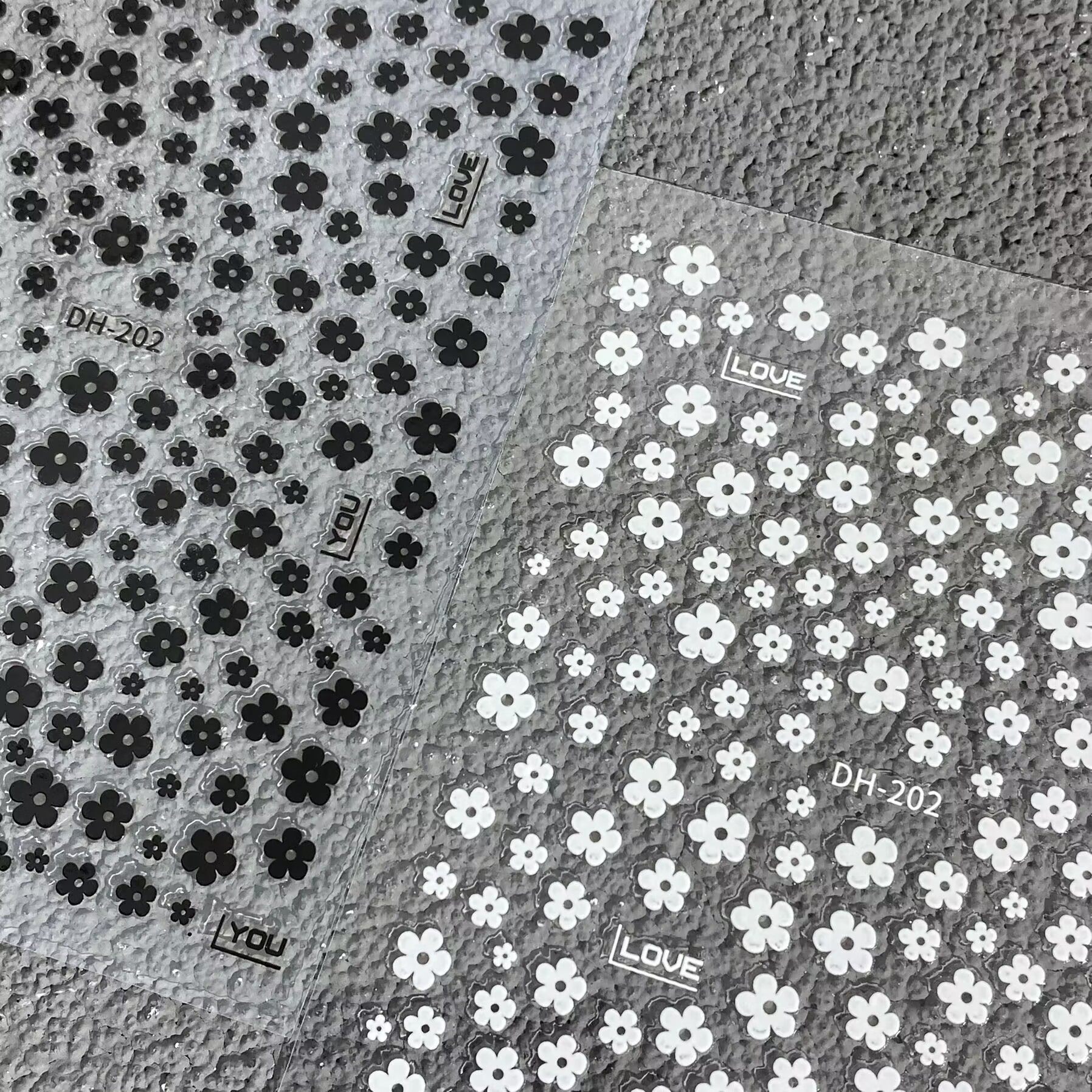 夏日清新小白花美甲贴纸黑白红五瓣花新款薄韧背胶防水指甲贴装饰,彩妆/香水/美妆工具,美甲工具,淘宝优惠券,粉丝福利购,淘宝优惠卷