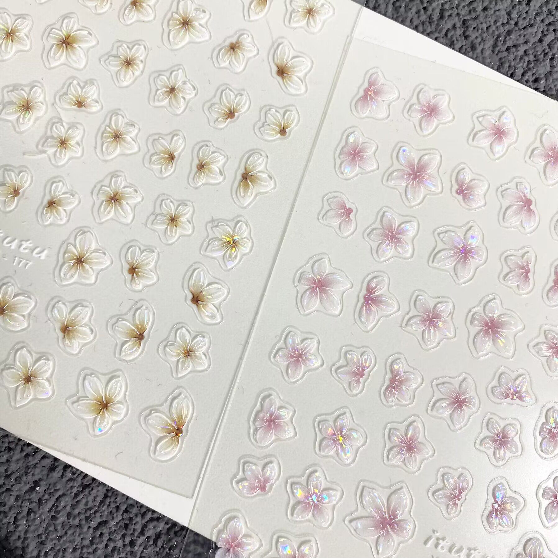 贝壳光仙气五瓣花浮雕美甲贴纸