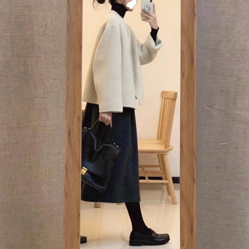 深冬穿搭一整套2025富家千金气质名媛小香风漂亮外套独特裙子套装