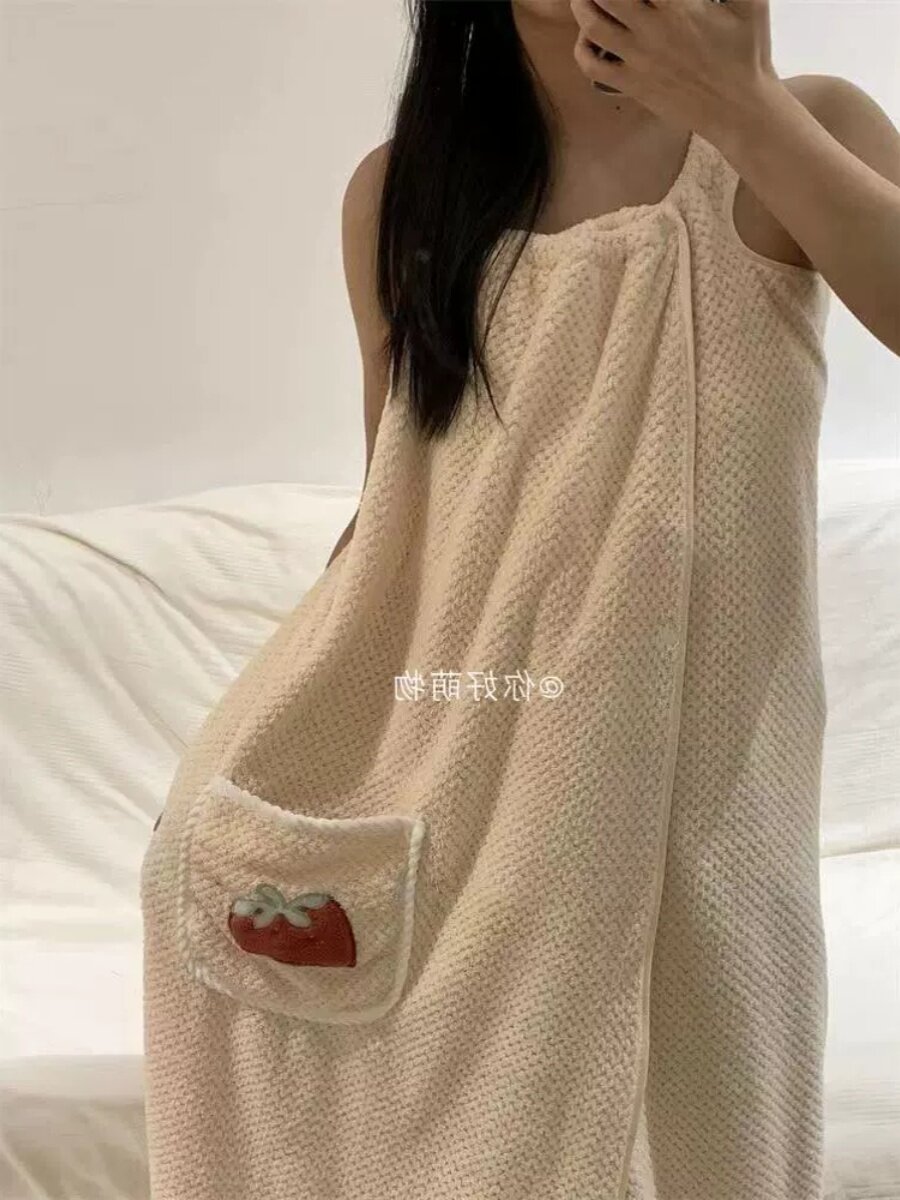STRAWBERRY SUSPENDER YUKATA SUPER ABSORBENT IN SUMMER PORTABLE BATH BATHROBE CAN BE WORN WRAPPED IN A FULL-BODY VELCRO BATH TOWEL AT HOME