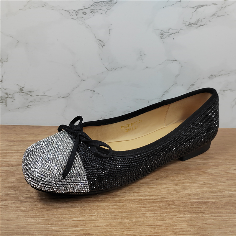 月芽儿圆头浅口平跟烫钻软底单鞋