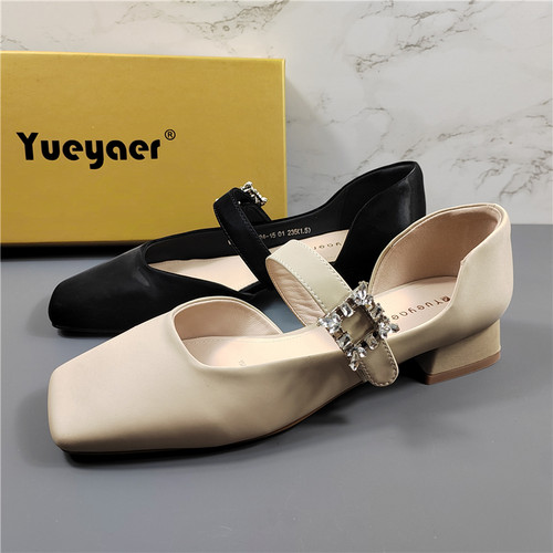 月芽儿真皮水钻低跟玛丽珍鞋潮