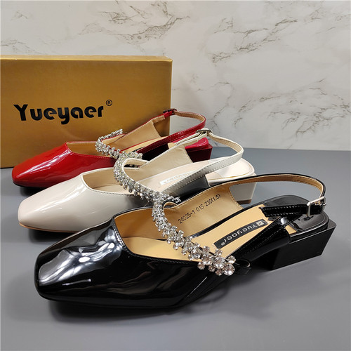 月芽儿真皮水钻粗跟方头玛丽珍鞋