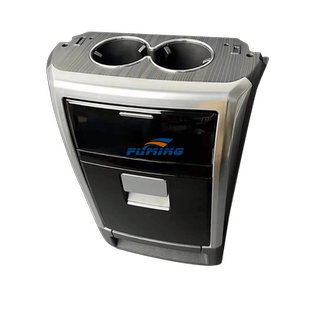 适用于丰田赛那格瑞维亚升级扶手箱后排双水杯架带220V电源装饰品