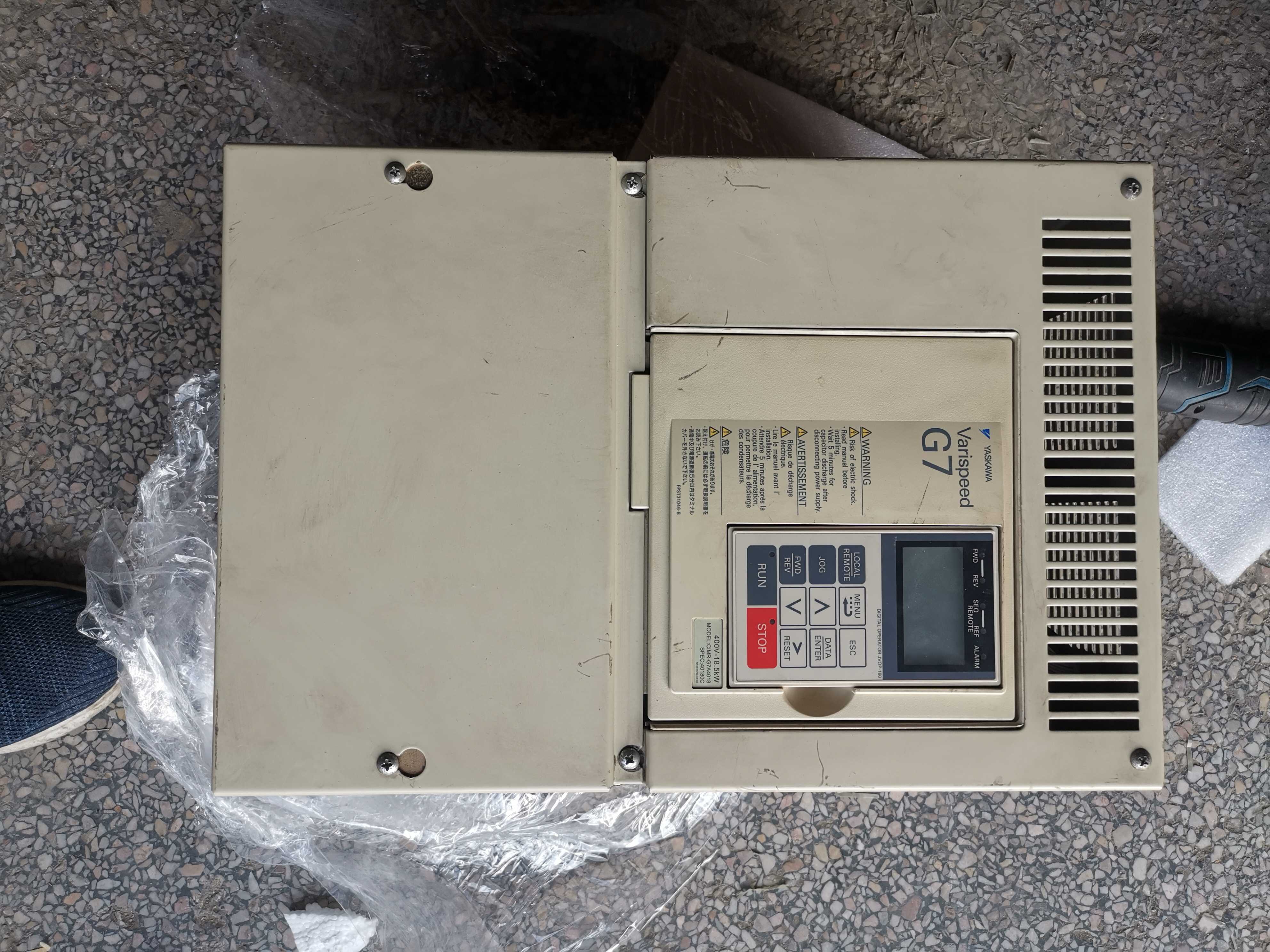 安川G7变频器18.5KW 实物图 CIMR-G7A4018   18.5kw