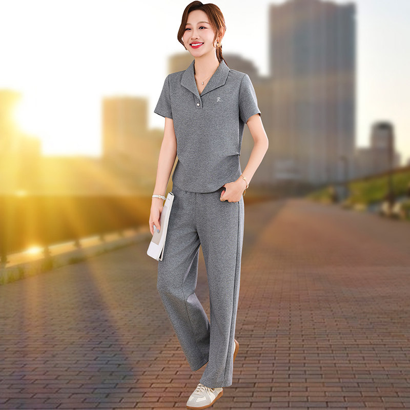 【官方品牌】夏季时尚运动套装女2026新款休闲洋气减龄翻领两件套
