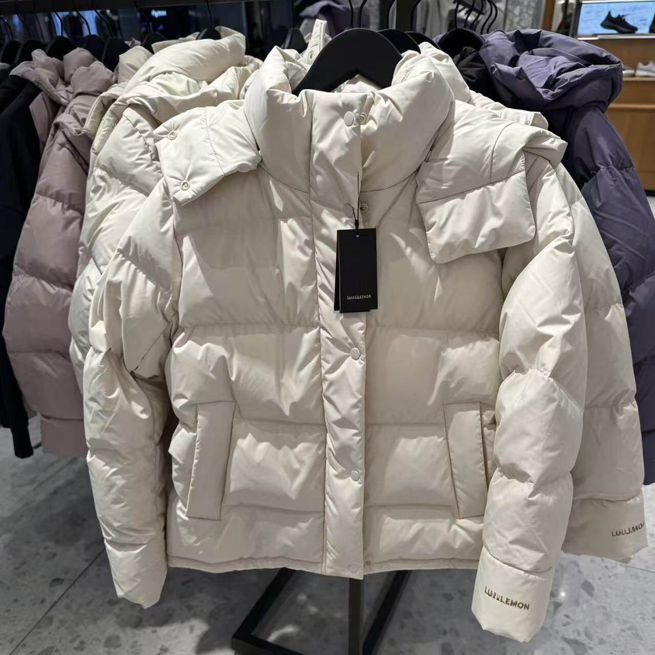 lululemon Wunder Puff 五格保暖泡芙羽绒服休闲日常通勤外套女