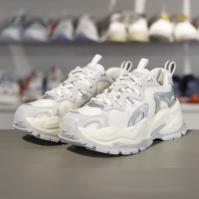 李宁正品2025新款星芒女子反光时尚舒适透气耐磨休闲鞋AGCV046-1