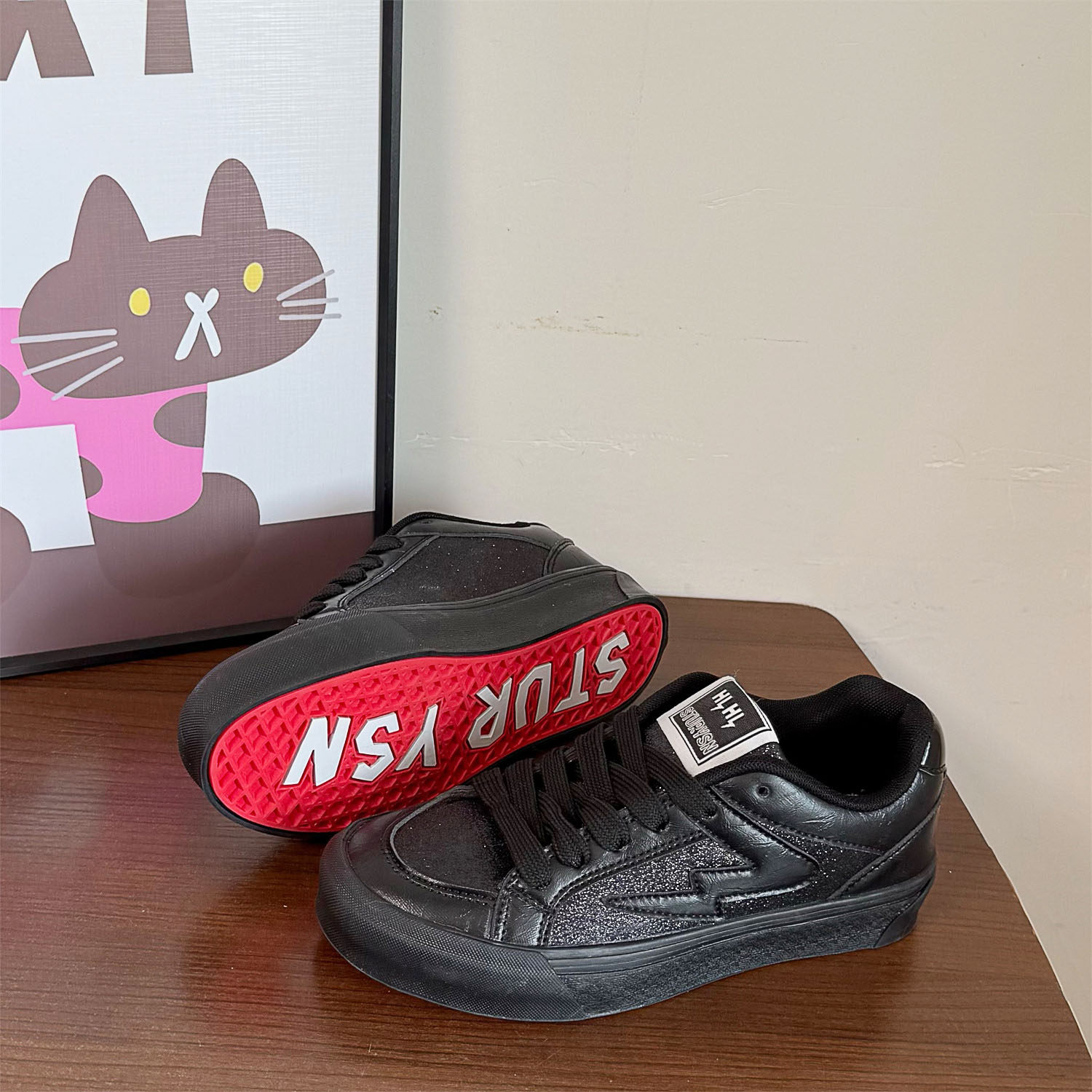 2026夏季新款黑色情侣百搭滑板鞋ins潮超火爆款学生运动休闲鞋男