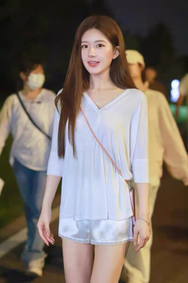 赵露思同款防晒衫t恤系扣