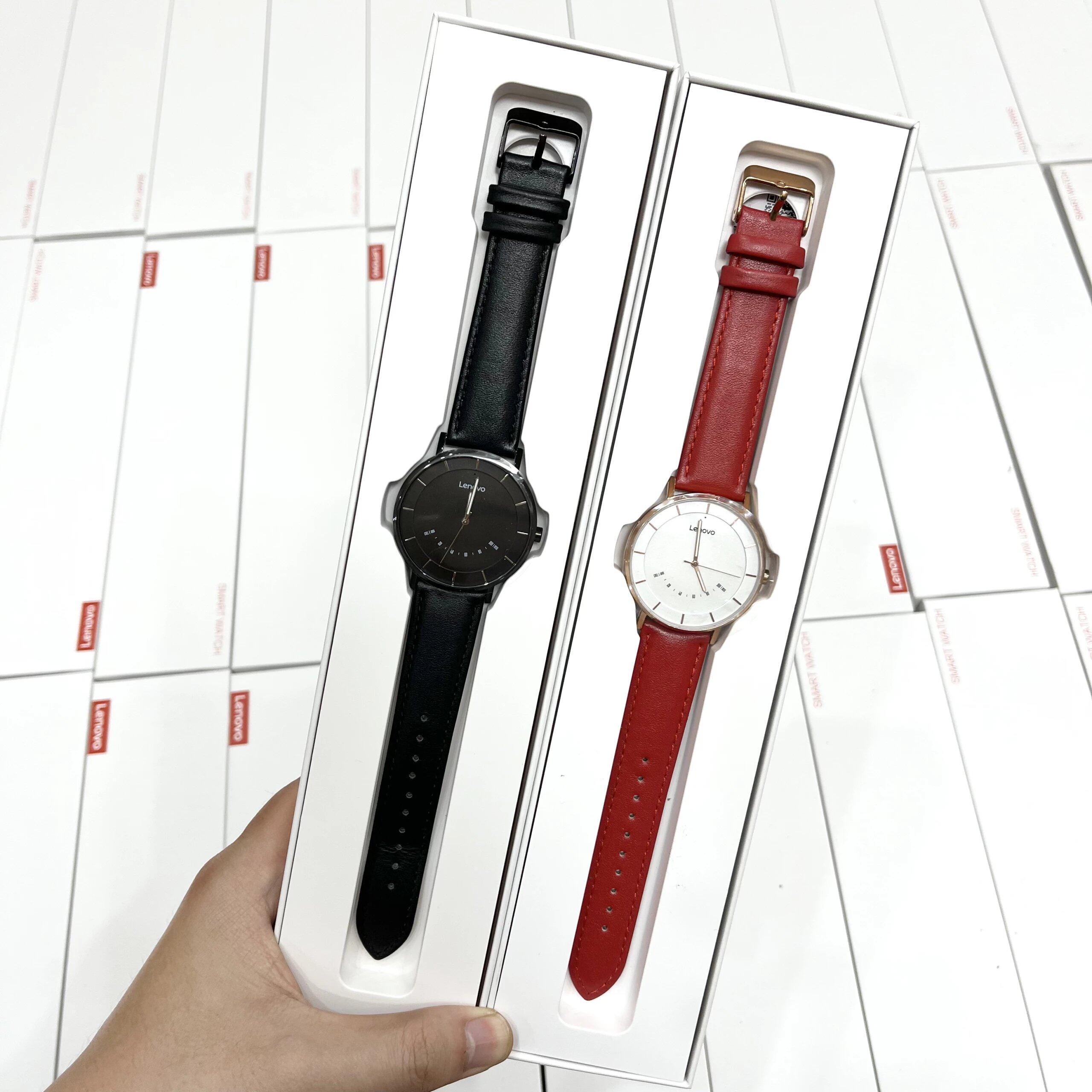 联想Lenovo Watch S 智能手表 传统表体+智能手表模式 皮质表带使用感如何?