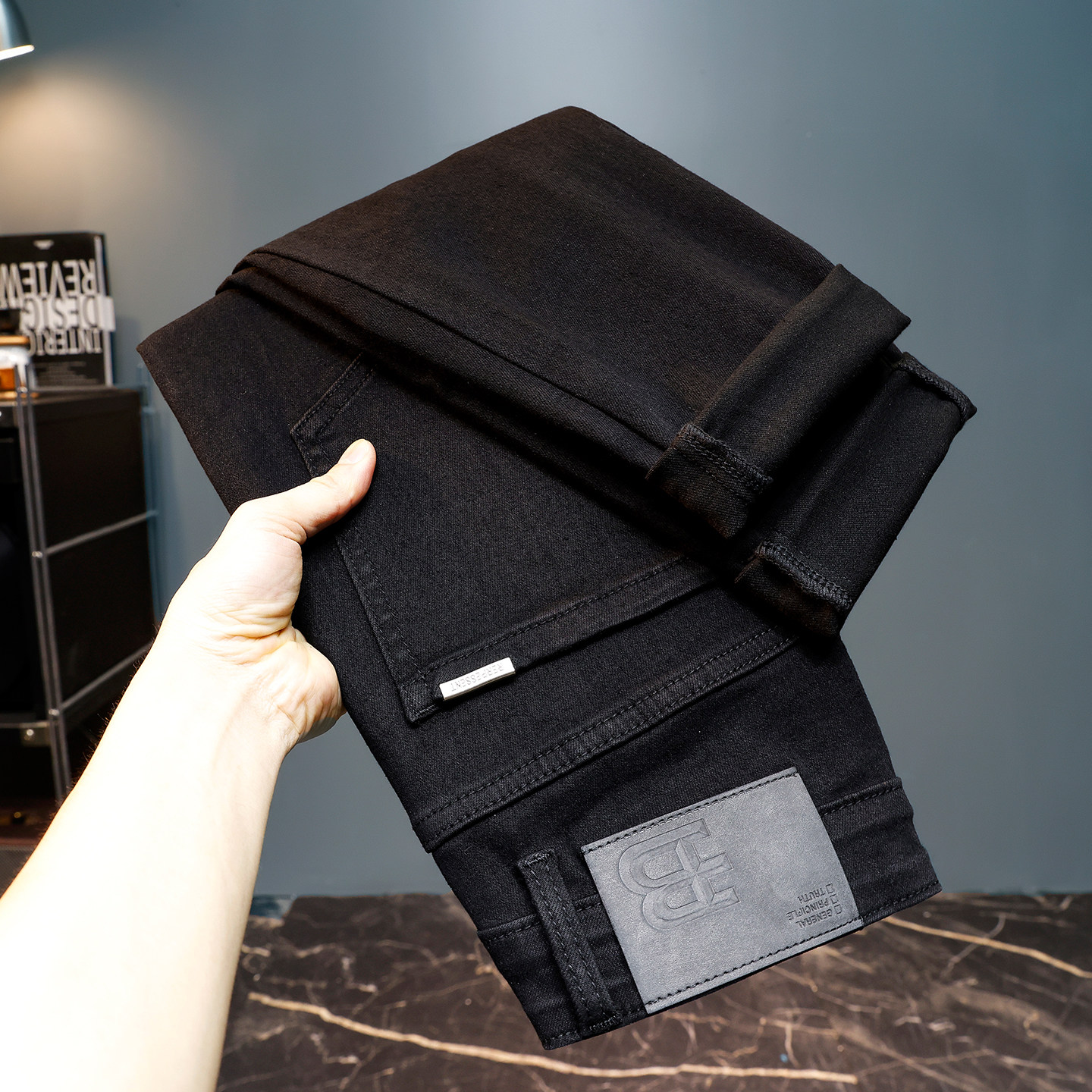 纯黑色牛仔裤男2026新款修身小脚长裤高端百搭休闲修身显瘦九分裤