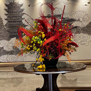 轻奢风金红色架构五福果石榴果冬青果架构花艺酒店大圆桌前台装饰