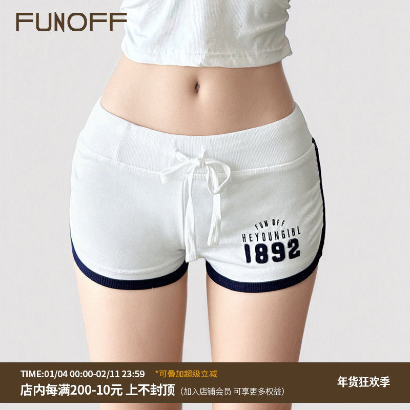 FUNOFF 美式运动风黑白撞色字母印花低腰短裤学院风修身绑带热裤