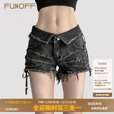 黑色翻腰头铆钉毛边低腰牛仔短裤