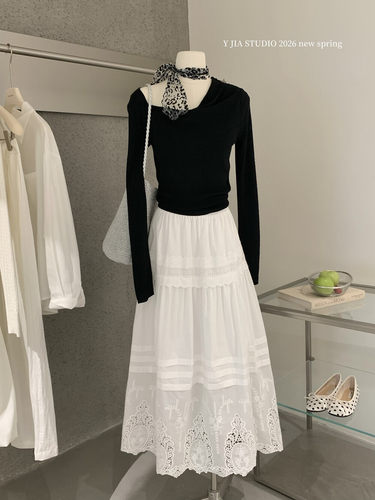 【Y.JIA 伊嘉】斜肩露腰系带修身针织衫+蕾丝拼接刺绣半身裙1103