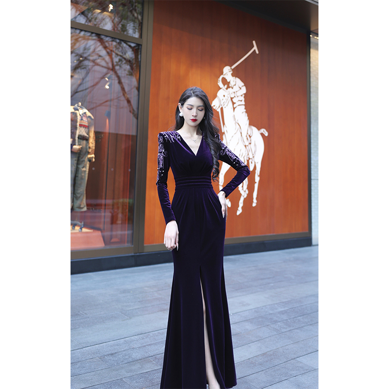 【尤克菲儿】原创设计轻奢丝绒鱼尾裙褶皱修身优雅V领刺绣连衣裙