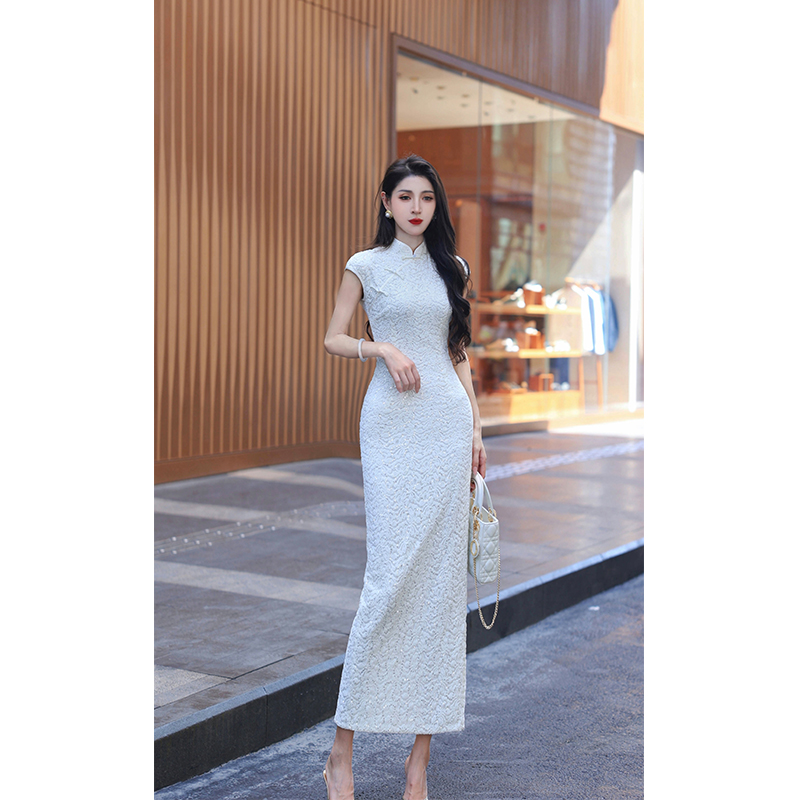 尤克菲儿“京城小姐”原创设计新中式优雅高定蕾丝绣片高腰旗袍