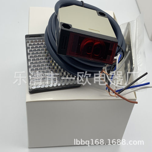 现货全新 E3Z-LL61 L61 LL81 LL83 LL88 LR61 扩散反射型光电开关