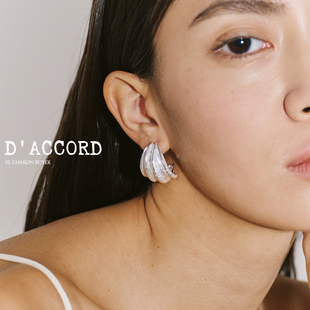现货26SS新款DACCORD果棱宽版八爪鱼银白色清冷高级感耳环耳钉