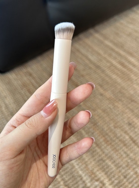 奶呼呼～ 酵色圆头遮瑕刷黑眼圈斑点痘印法令纹面中提亮刷