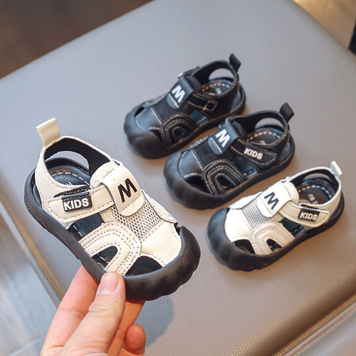男童凉鞋包头凉鞋2025新款防踢头