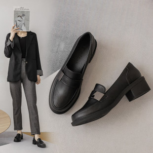 香港2026春秋英伦风小皮鞋女中跟黑色职业乐福鞋一脚蹬单鞋工鞋女