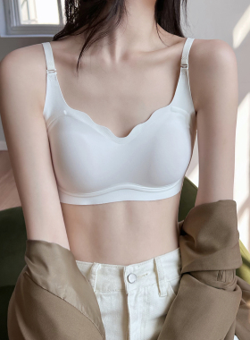 【云朵花瓣】米图全罩杯收副乳无钢圈内衣女光面无痕小胸聚拢文胸