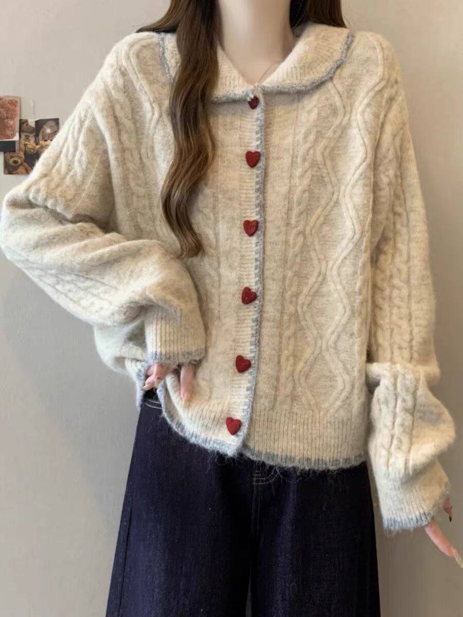 2025新款韩系甜美撞色娃娃领麻花毛衣女秋冬季温柔风爱心纽扣针织