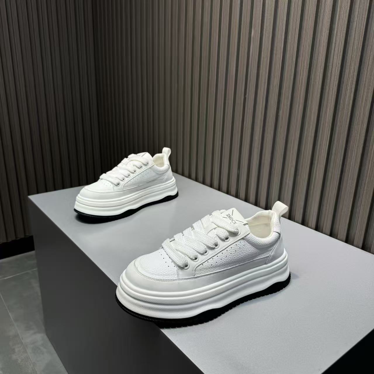 秋季厚底增高滑板鞋小白鞋男运动