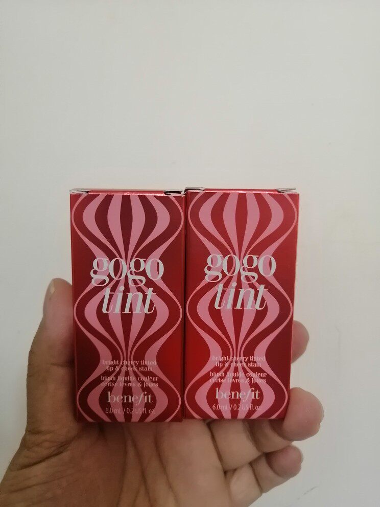 澳门新八佰伴购入 全新贝玲妃胭脂水 樱桃色gogo tint唇颊两用6ml