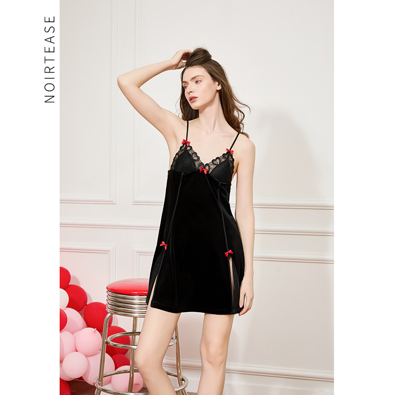 NoirTease新款丝绒睡裙女士性感蕾丝含胸垫复古吊带家居服春