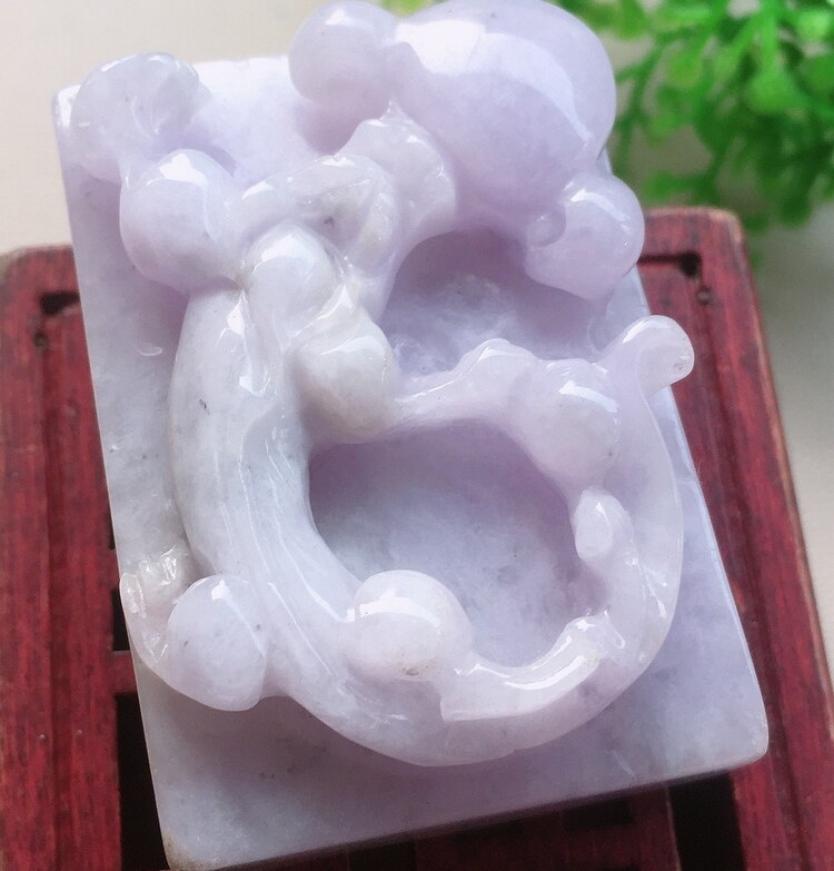 四会翡翠 水润紫罗兰手工精雕老颈饰