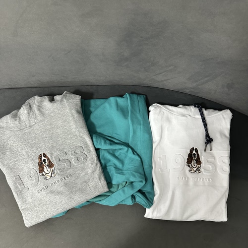 小狗刺绣连帽卫衣