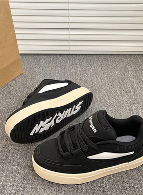 港风情侣鞋子男2025冬季新款黑色厚底百搭ins潮流运动休闲板鞋女