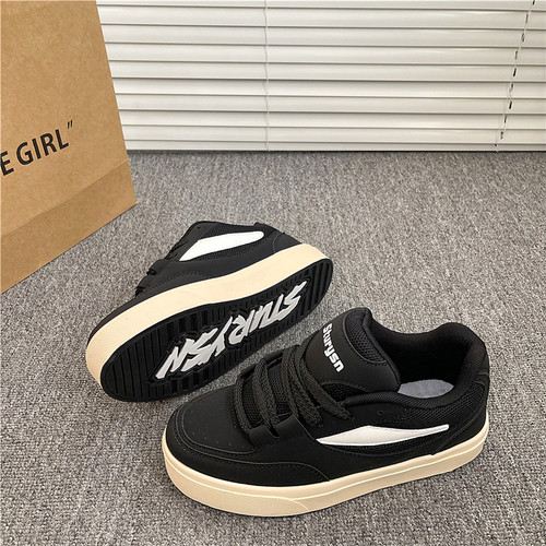 港风情侣鞋子男2026春季新款黑色厚底百搭ins潮流运动休闲板鞋女