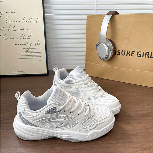 易少年 2026春季新款小白鞋子女ins百搭厚底轻便运动休闲跑步鞋潮