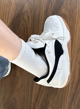 白黑色原创小众厚底面包鞋女百搭运动休闲板鞋学生小白鞋2025新款