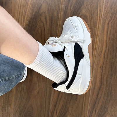 白黑色原创小众厚底面包鞋女百搭运动休闲板鞋学生小白鞋2025新款