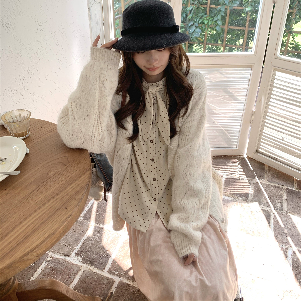 TheDouerr 月光少女设计感法式镂空燕麦米包扣针织开衫毛衣