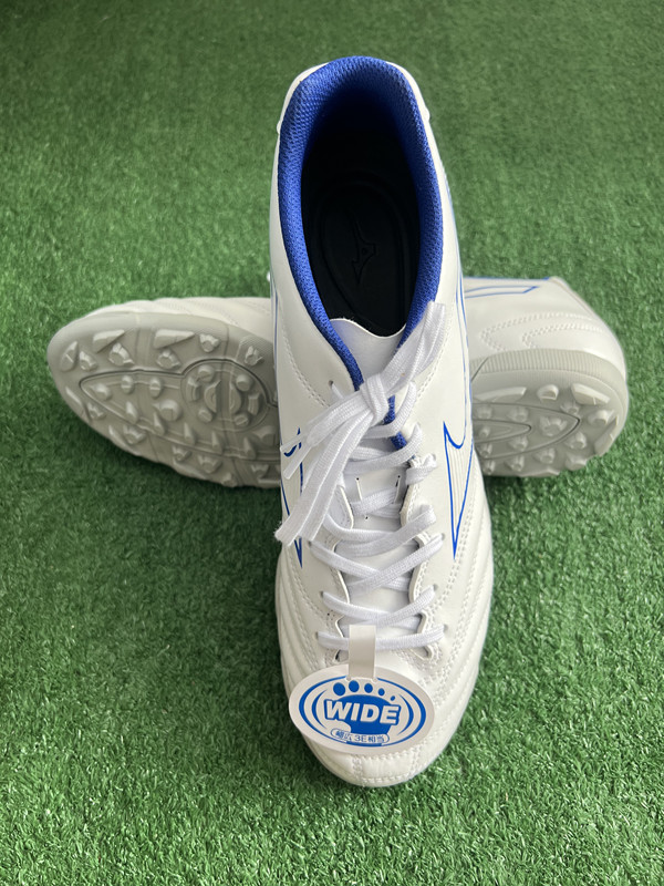 美津浓低帮男子足球鞋