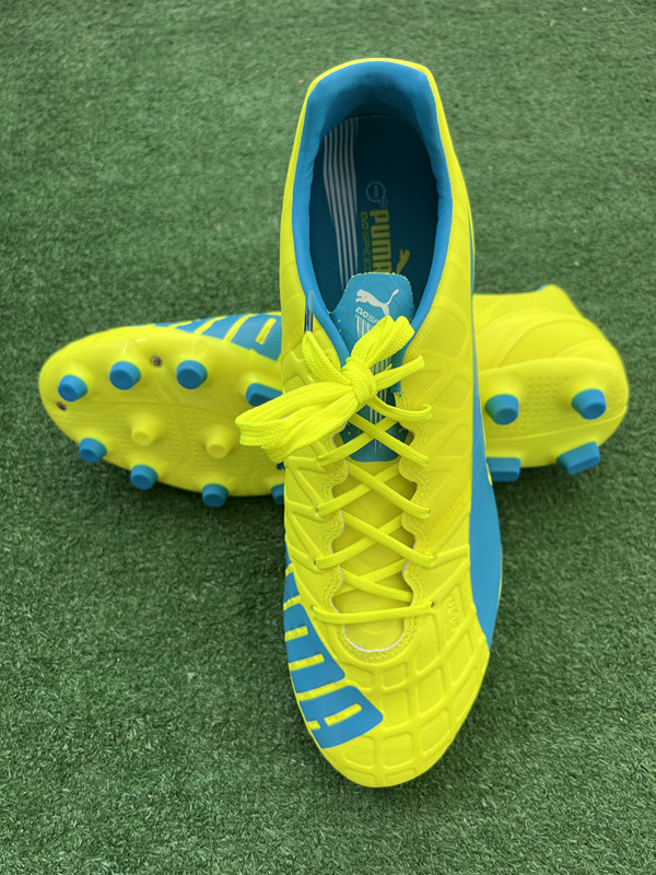 彪马低帮男子速度足球鞋