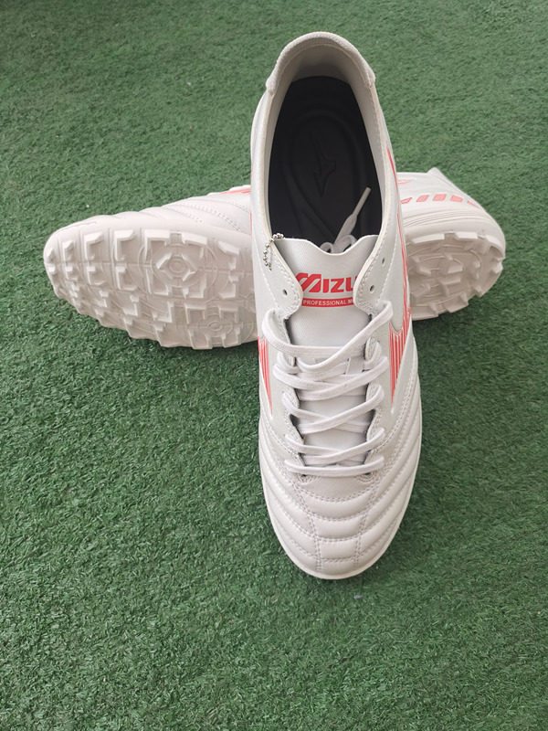 碎钉足球鞋美津浓袋鼠皮