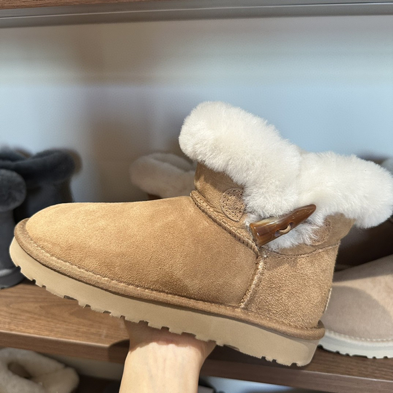 平底牛角扣 2025冬季河南保暖舒适休闲雪地靴女羊皮毛一体村短筒