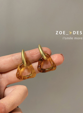 复古琥珀色三角耳环2024年新款潮高级感耳饰气质s925纯银针耳钉女