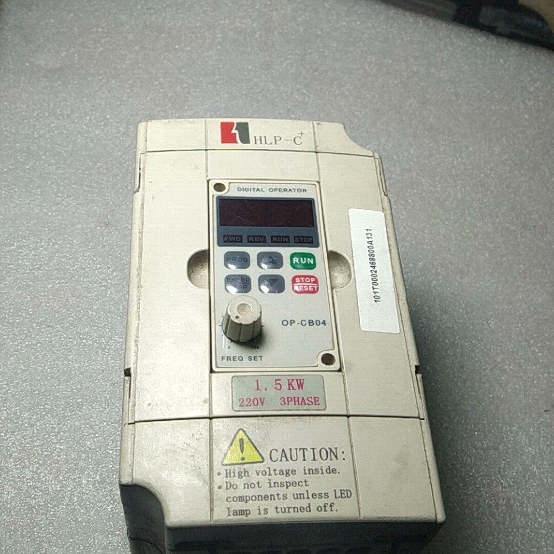 海利普变频器二只，HLPC+01D523B，1.5KW，22议价产品