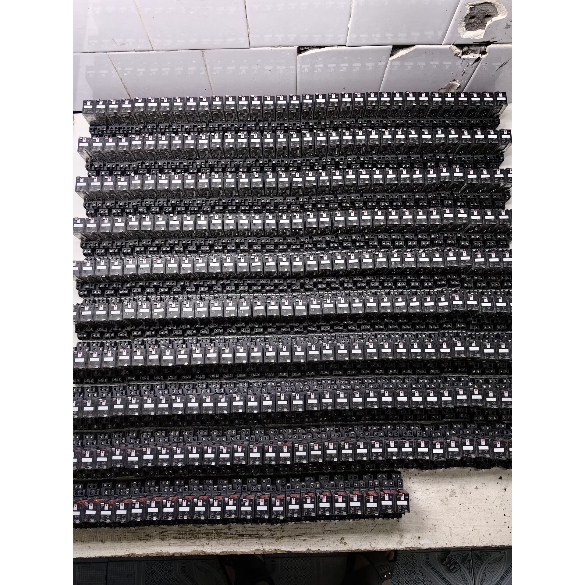 宏发未使用过的HF18FZ继电器配议价产品